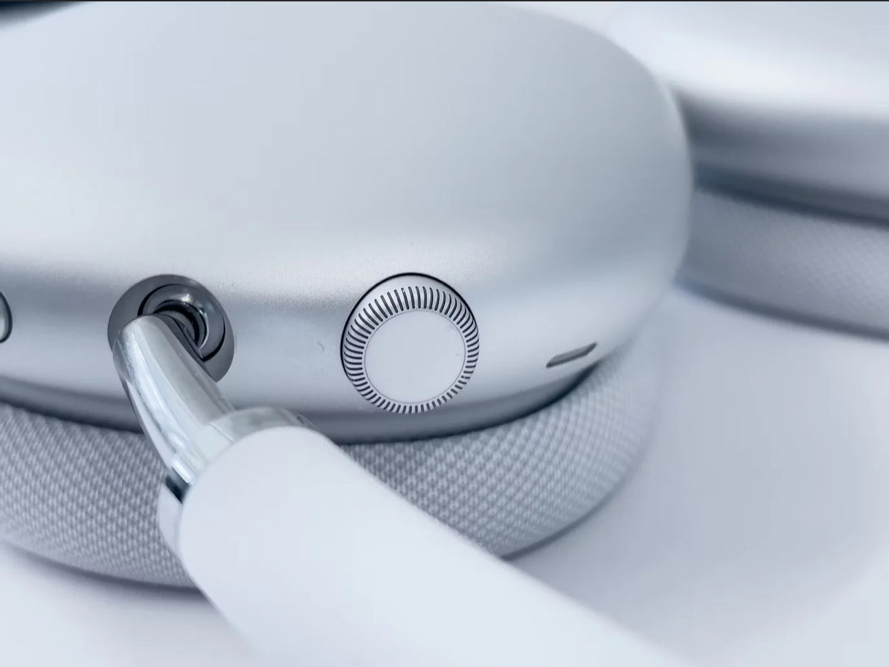 Apple P9 Bluetooth Headphones | Original Wireless Audio | Fast Connect | Stylish & Unick Design | Premium Sound Quality